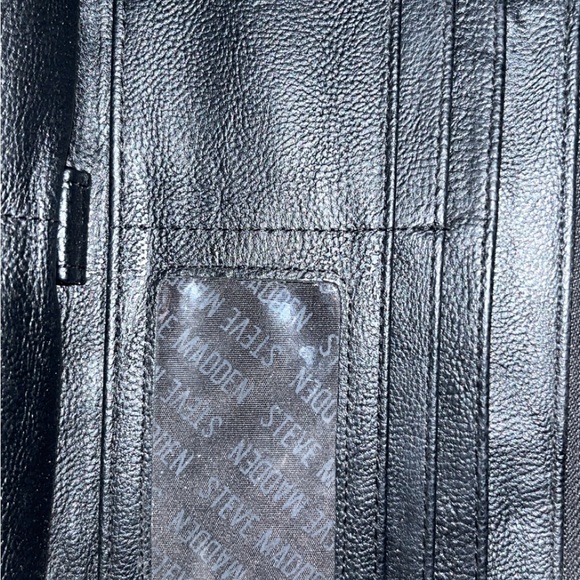 Steve Madden Black Zip-Around Wallet - Picture 5 of 5